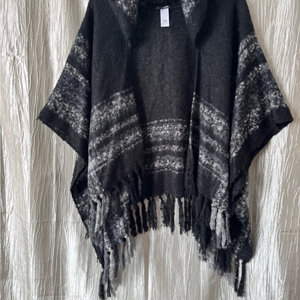 Maurices Black and White Knitted Hooded Poncho with Fringe